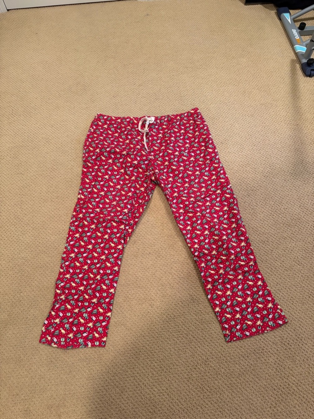 NWOT Vineyard Vines Red Christmas Print Sweatpants with Drawstring
